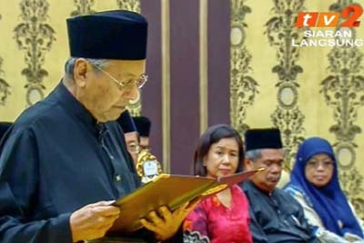 Mahathir Cetak Sejarah Sebagai Perdana Menteri Tertua